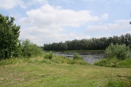 001 Kampeerplaats IJsselweide aan het water