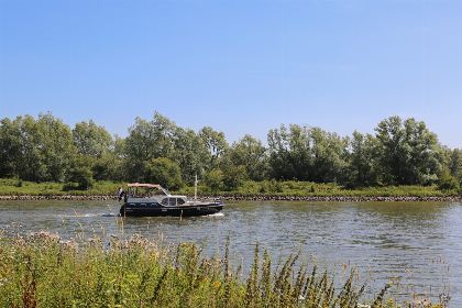 003 Kampeerplaats IJsselweide aan het water