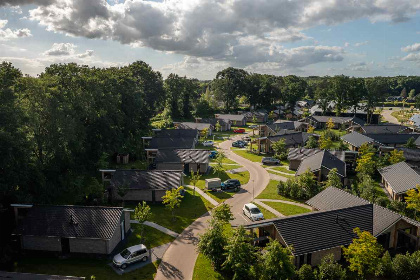 022 Luxe 4 persoons geschakeld vakantiehuis met bubbelbad op de Veluwe