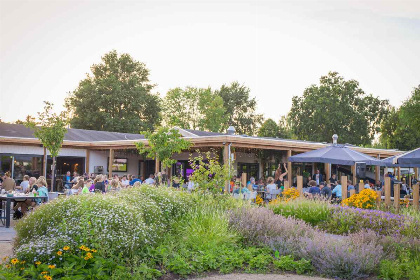 021 Luxe 6 persoons chalets met sauna en bubbelbad op de Veluwe