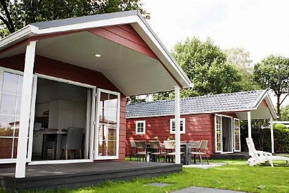 009 Twee knusse 4 persoons chalets bijelkaar op een vakantiepark