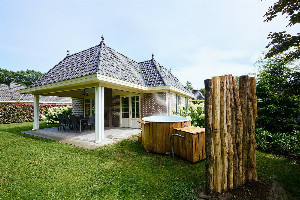 Villa de IJsvogel Jacuzzi | 8 Pers