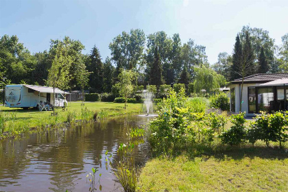 011 Gezellig 4 persoons chalet op vakantiepark de Wielerbaan in Wageningen