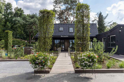 009 4 persoons natuur lodge met hottub en sauna op een vakantiepark op de Veluwe