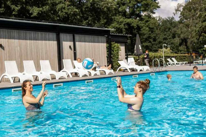 014 4 persoons natuur lodge met hottub en sauna op een vakantiepark op de Veluwe