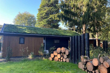 021 4 persoons natuur lodge met hottub en sauna op een vakantiepark op de Veluwe