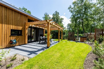 008 Berken Lodge Eco 4 personen met Hottub