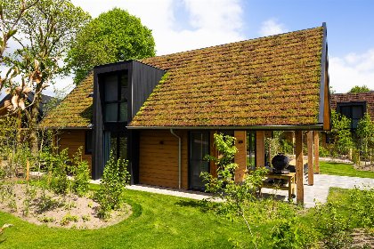 001 Bos Villa met Hottub 
