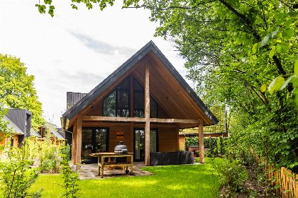 004 Bos Villa met Hottub 