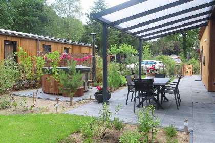 007 Comfortabele 6 persoons vakantiewoning met hottub op de Veluwe