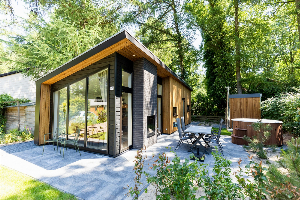 Luxe 4 persoons vakantiewoning met sauna en hottub of bubbelbad op de Veluwe