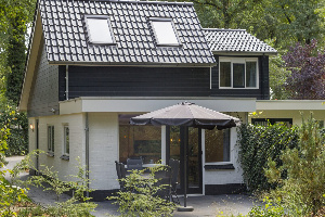 Luxe 6 persoons bungalow met sauna en hottub in de tuin op de Veluwe