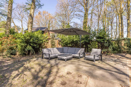 010 Luxe 6 persoons bungalow met sauna en hottub in de tuin op de Veluwe