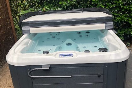 009 Wood Lodge Eco 4 personen met Hottub of Jacuzzi en Sauna