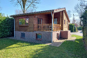 gezellige bungalow voor 8 personen nabij het bos op vakantiepark Wighenerhorst