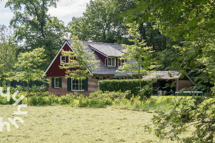 012 Luxe groepsaccommodatie met Hottub en sauna in Winterswijk