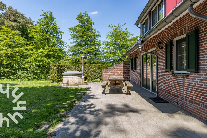 057 Luxe groepsaccommodatie met Hottub en sauna in Winterswijk