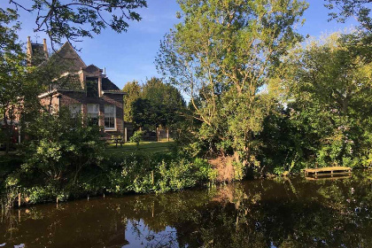 008 Prachtig 4 persoons vakantiekerk in het Groningse Hogeland