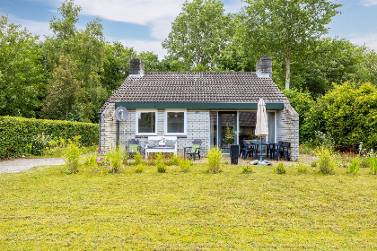 006 Vrijstaand 4 persoons vakantiehuis nabij het Lauwersmeer