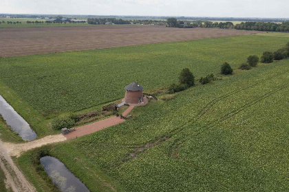 016 Bijzondere en prachtig gelegen 6 persoons voormalige molen