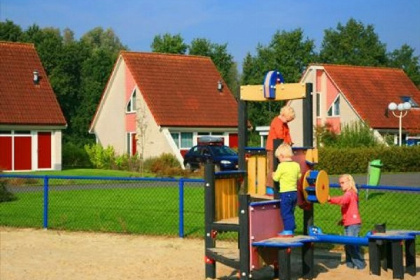 023 Fijn 8 persoons villa aan het water op Villapark Weddermeer met sauna