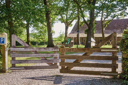 011 Eigentijds vakantiehuis voor 7 personen met eigen terras in Limburg