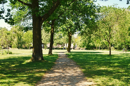 015 Schitterend 10 persoons vakantiehuis op unieke locatie nabij een kasteel