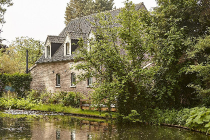 001 Schitterend 8 persoons vakantiehuis met barrelsauna op unieke locatie nabij een kasteel