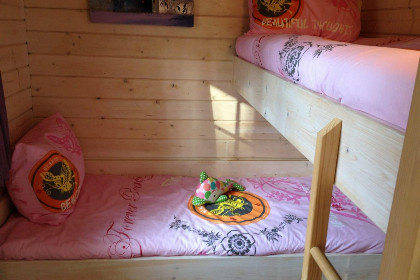 005 4 persoons blokhut met sauna met natuurmeer en zandstrand nabij Venlo