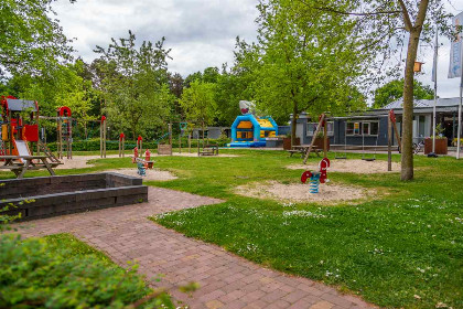 009 4 persoons blokhut met sauna met natuurmeer en zandstrand nabij Venlo