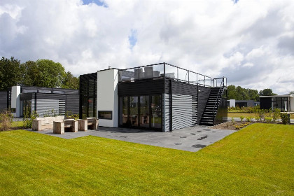 010 6 persoons vakantiehuis met sfeerhaard en dakterras op vakantiepark nabij Venlo