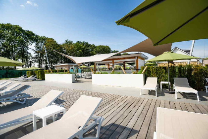 031 4 persoons chalet liggend aan vijver met Sunshower nabij Valkenburg