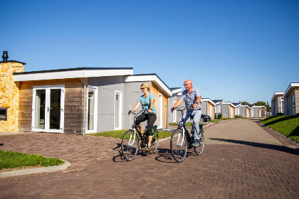 012 Knus 2 2P tiny house op een vakantiepark vlak bij Valkenburg en Maastricht, Zuid Limburg