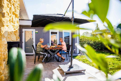 008 Schitterende L vormig vakantiehuis met sfeerhaard op een vakantiepark nabij Valkenburg