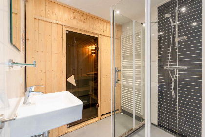 003 Luxe 10 persoons vakantiehuis met sauna gelegen op prachtig vakantiepark in Zuid Limburg