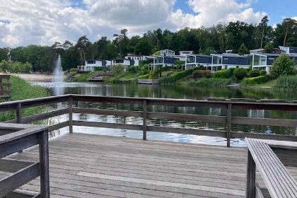 020 Luxe 10 persoons vakantiehuis met sauna gelegen op prachtig vakantiepark in Zuid Limburg