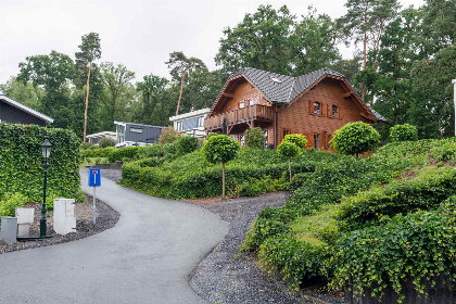 001 Mooi 12 persoons vakantiehuis gelegen op prachtig vakantiepark in Zuid Limburg