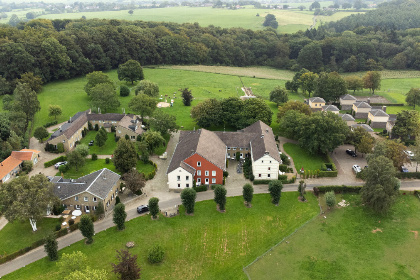 034 Fijn 10 persoons vakantiehuis in Zuid Limburg