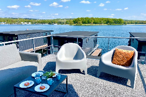 Floating in Limburg   rooftop