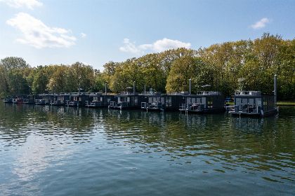 024 Houseboat met dakterras   Witteweg 23 | Middelaar 'Marina Mookerplas'