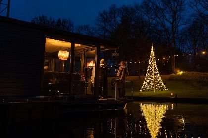 031 Houseboat met dakterras   Witteweg 23 | Middelaar 'Marina Mookerplas'