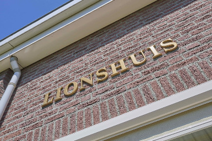 055 Lionshuis