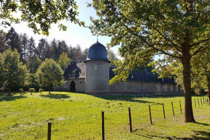 022 Prachtig 8 persoons vakantiehuis in het dorp Rimburg in Zuid Limburg