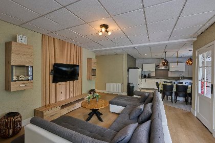 002 Geulhuisje onder