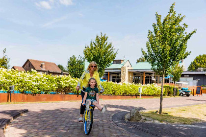 017 Prachtig 6 persoons vakantiehuis met bubbelbad op vakantiepark Residence Valkenburg