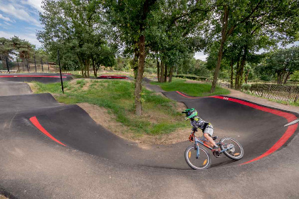 021 4 persoons lodge op Vakantiepark Leukermeer nabij Nationaal Park Maasduinen