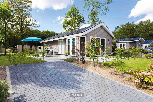 Extra ruim 4 persoons vrijstaand chalet op een familiepark in Noord Brabant