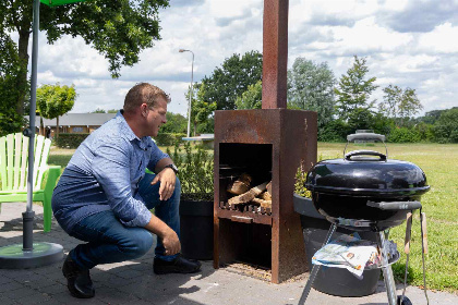 011 Mooi 10 persoons vakantiehuis op een boerderijcamping in Goirle