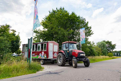 020 Mooi 10 persoons vakantiehuis op een boerderijcamping in Goirle