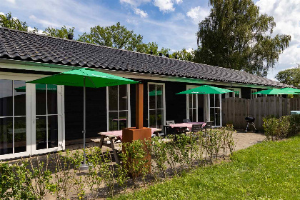 015 Mooi 8 persoons vakantiehuis op een boerderijcamping in Goirle